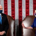 Nancy Pelosi y el vicepresidente Mike Pence en el Congreso el pasado miércoles