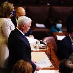 El vicepresidente Mike Pence certifica a Joe Biden como el próximo presidente de Estados Unidos