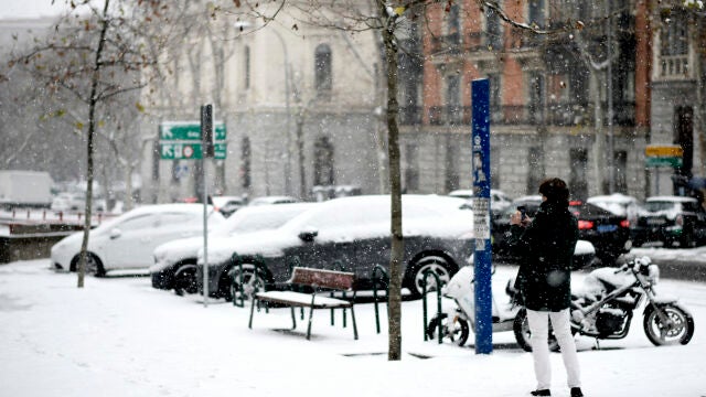 Segundo día de nieve en la capital tras el paso de la borrasca Filomena, en Madrid
