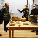 El consejero de Cultura y Turismo, Javier Ortega, se reúne, junto a Estrella Torrecilla, con el alcalde de Astorga, Juan José Alonso, en el marco de una visita institucional a la localidad