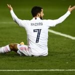 Hazard protesta una jugada en el Real Madrid-Athletic