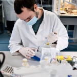 Investigadores daneses investigan todos los positivos en busca de la nueva variante británica B.1.1.7