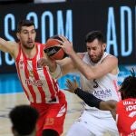 Rudy anotó 11 puntos antes de caer lesionado