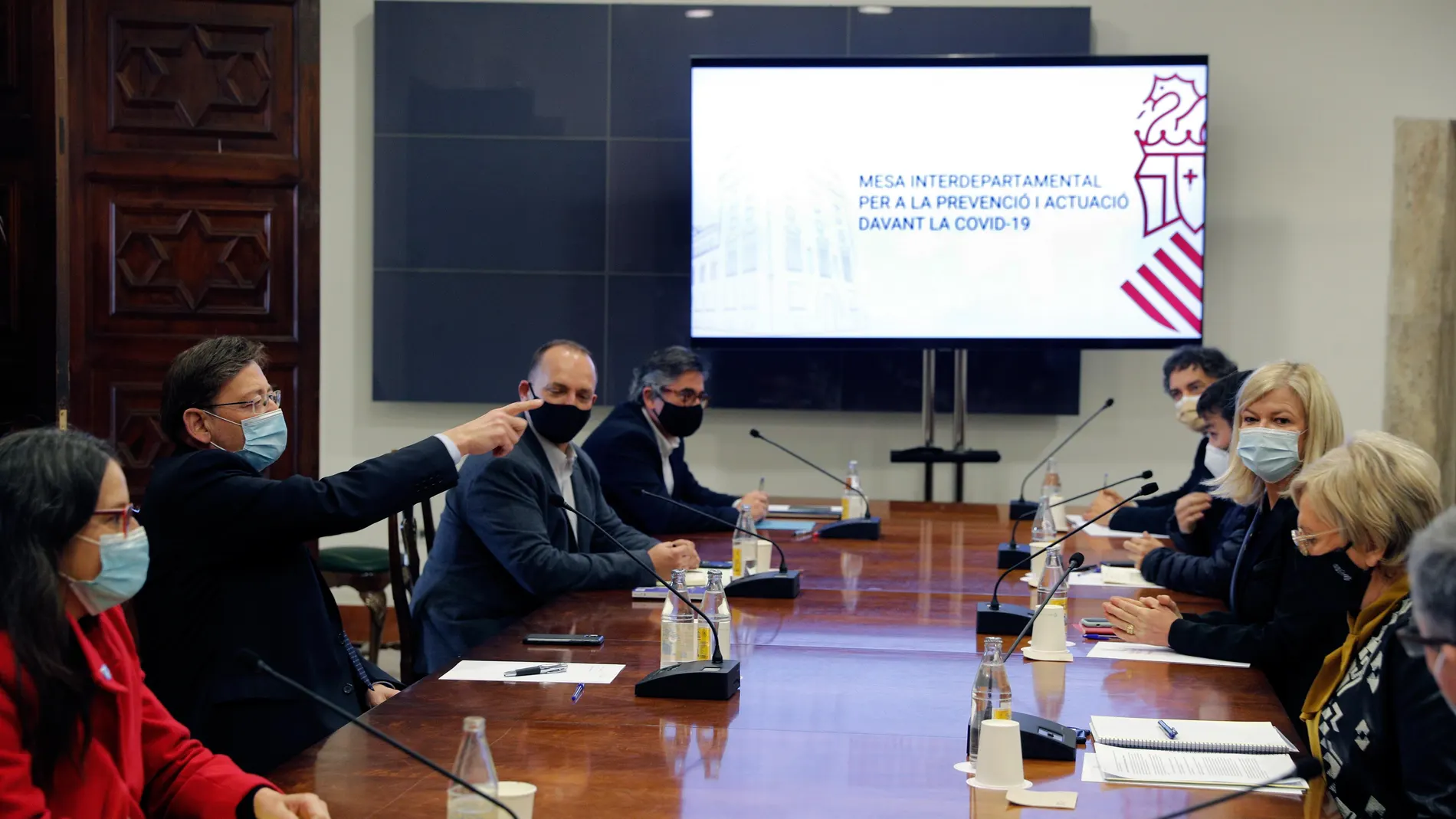 El president de la Generalitat, Ximo Puig, preside la reunión de la Mesa Interdepartamental para la Prevención y Actuación ante la COVID-19.EFE/ Manuel Bruque
