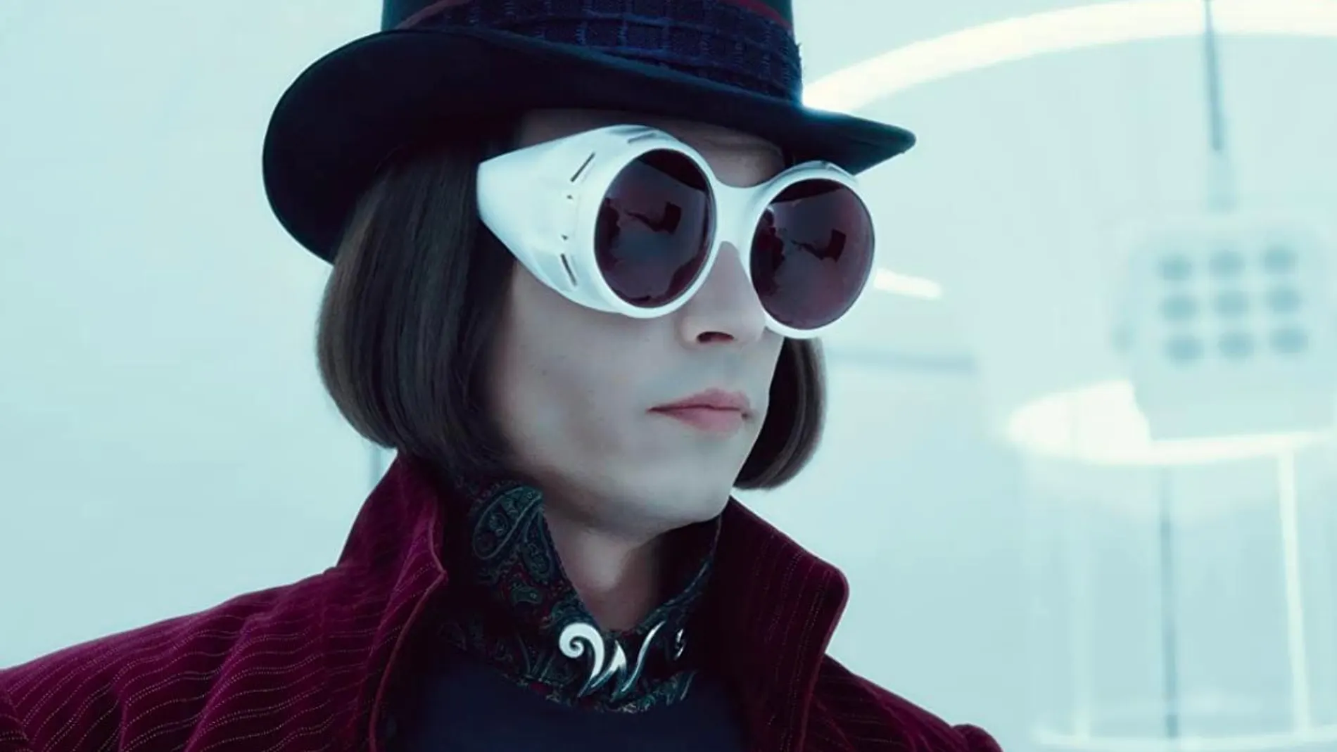 Johnny Depp interpreta a Willy Wonka en "Charlie y la fábrica de chocolate"