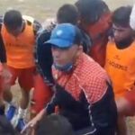 El t&eacute;cnico durante la arenga a los jugadores