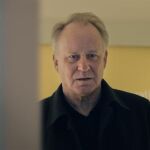 Stellan Skarsg&aring;rd explota con maestr&iacute;a el poder de los silencios en la &uacute;ltima pel&iacute;cula de Maria S&oslash;dahl, "Hope"