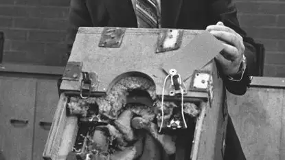 Imagen de la caja insonorizada para la cabeza que Cameron le puso a Colleen para que no se escucharan sus gritos tras secuestrarla