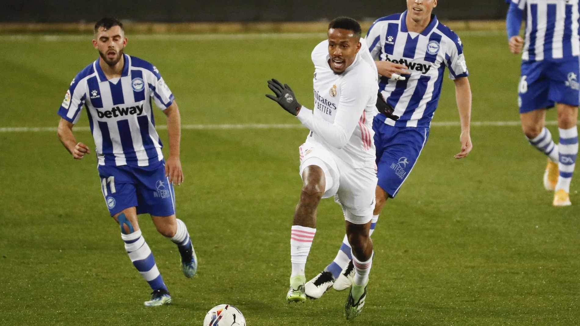 Militao, titular en el Real Madrid-Levante