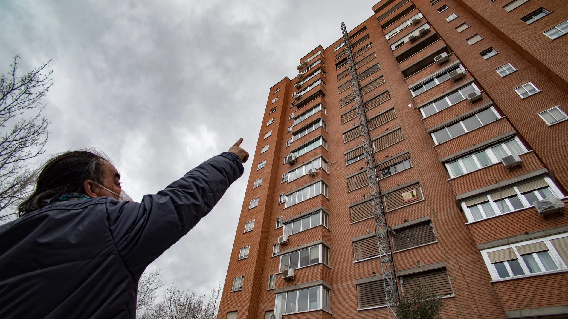 El edificio afectado de Vallecas, en la calle Pablo Neruda, sigue en proceso de rehabilitación