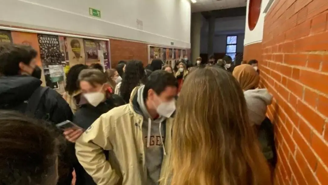 Imagen de un pasillo de la Universidad Autónoma antes de un examen durante esta convocatoria.