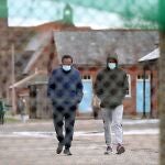 Migrantes en un centro de Reino Unido