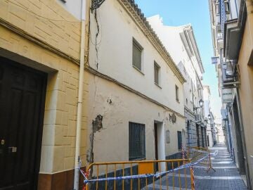 Calles de Santa Fe(Granada) precintadas por seguridad tras los terremotos pasados