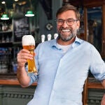 Jürgen Klopp es embajador de la cerveza alemana Erdinger.
