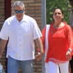 LA CANTANTE ISABEL PANTOJA CON SU HERMANO AGUSTIN SALIENDO DE LA CARCEL DE ALCALA DE GUADAIRA