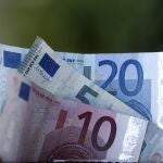 Billetes en una cartera