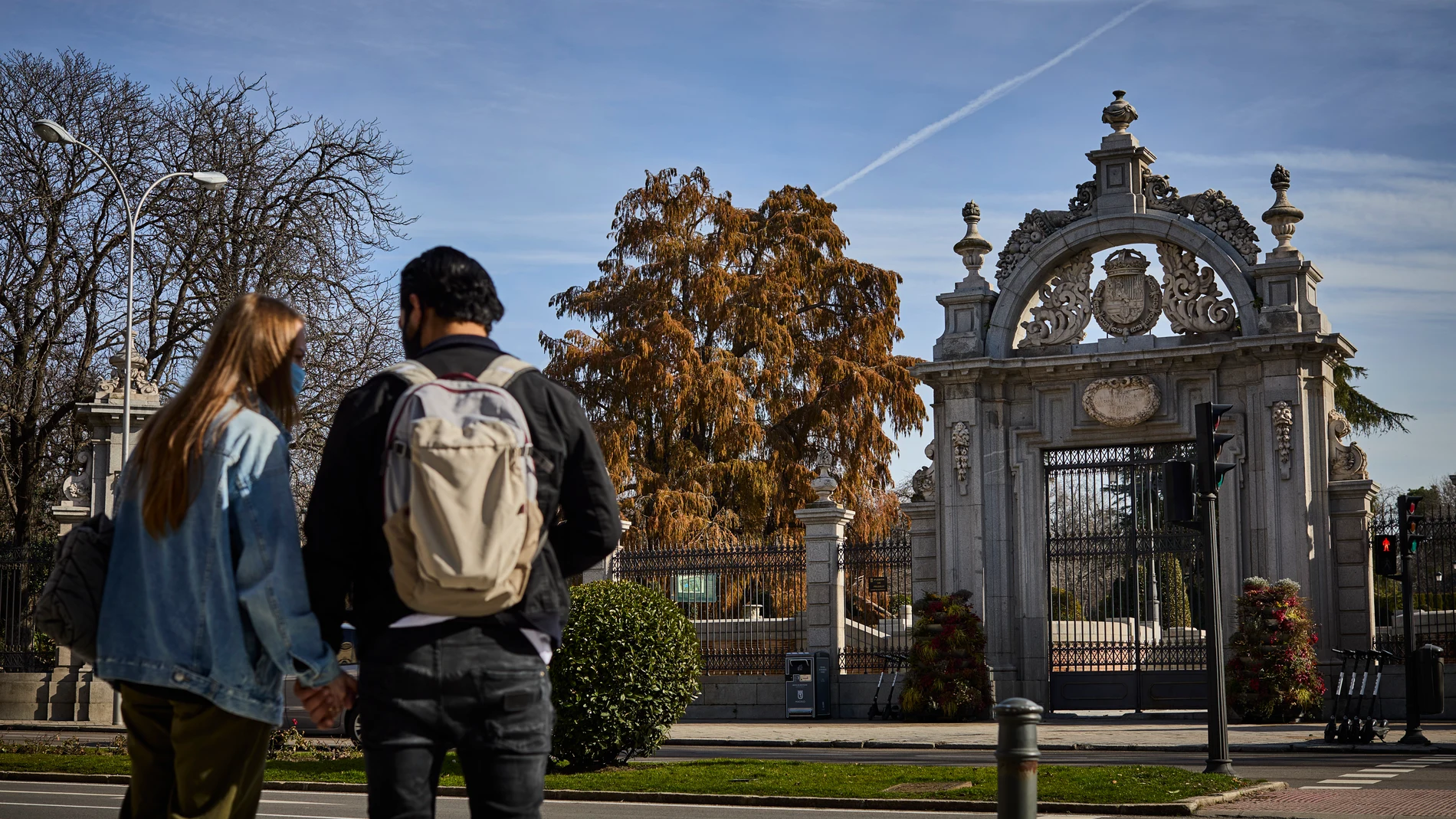 El Retiro y otros ocho parques se enfrentan a restricciones por viento fuerte