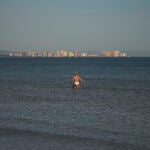 Hallan ahogada a una joven de 24 años y se busca a otro bañista en Torrevieja