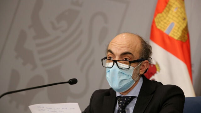 El consejero de Cultura y Turismo, Javier Ortega, durante la rueda de prensa