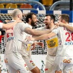 El equipo español celebra el bronce después de ganar a Francia