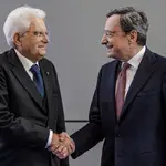El presidente saliente Sergio Mattarella, y el actual primer ministro italiano, Mario Draghi, en una foto de archivo