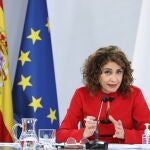 La portavoz del Gobierno y ministra de Hacienda, María Jesús Montero interviene durante la rueda de prensa posterior al Consejo de Ministros