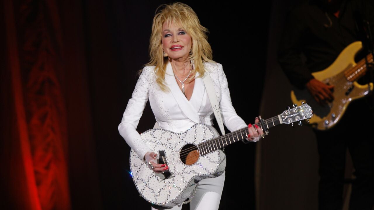 Dolly Parton cumple 80 años y sigue rogándole a Jolene