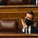 Recuerda que el Ejecutivo solicitó dicho documento y está “obligado” a enviarlo al Parlamento y advierte de que “hurtarlo” puede suponer la anulación de dicho decreto. El presidente del Gobierno no respondió a su pregunta.