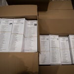 Material electoral para los próximos comicios de Cataluña en un almacén del Ayuntamiento de Barcelona