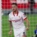 Lucas Ocampos con el Sevilla.