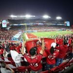 Aficionados siguiendo en directo la Super Bowl