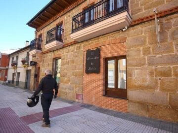Casa rural "El Almendro de Mar&iacute;a", situada en la localidad de Columbrianos (Le&oacute;n), perteneciente al municipio de Ponferrada