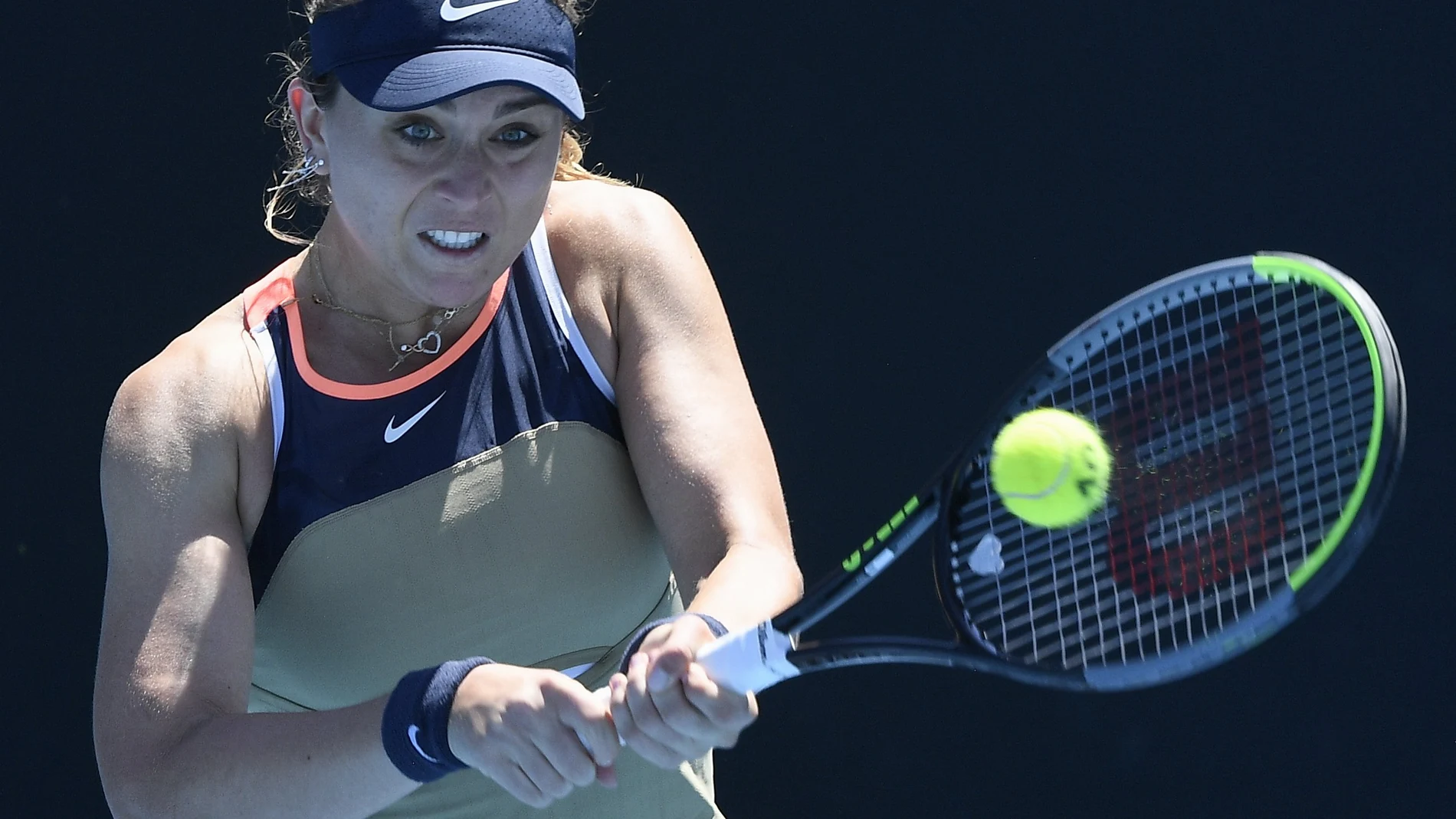 Paula Badosa da un revés ante la rusa Samsonova en su estreno en el Open de Australia