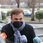 El cómico José Mota, a su llegada como víctima de estafa a la segunda sesión del juicio a Paco Sanz, acusado de estafar fingiendo tener más de 2.000 tumores, en la Sección Sexta de la Audiencia Provincial de Madrid, Madrid, (España), a 9 de febrero de 2021. Esta segunda sesión estará marcada por la presencia de algunos rostros populares de la televisión que fueron estafados por Sanz, quien ha sido condenado a dos años de cárcel frente a los seis que se pedía y a una multa de 9 meses con cuota diaria de 8 euros por obtener más de 250.000 euros de miles de personas fingiendo tener más de 2.000 tumores.09 FEBRERO 2021: TUMORES;JUICIOS;AUDIENCIA PROVINCIAL DE MADRID;PACO SANZMarta Fernández Jara / Europa Press09/02/2021