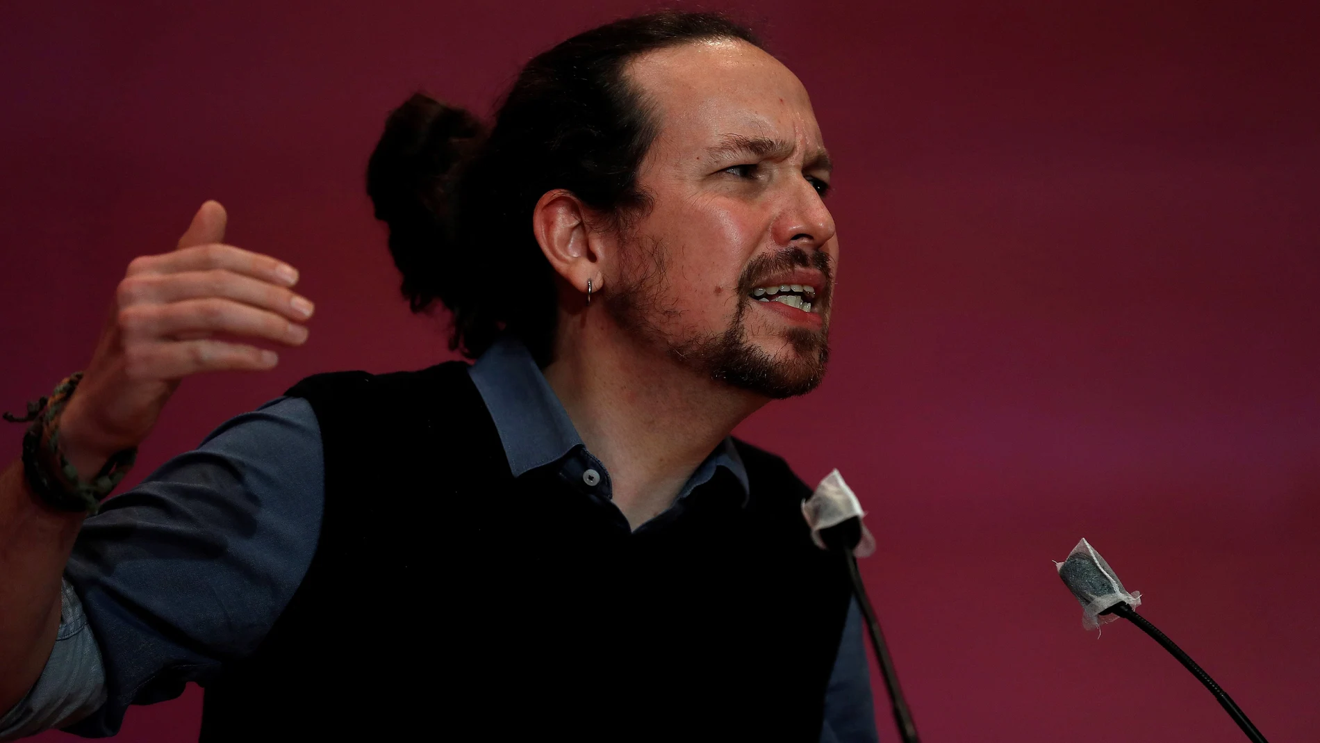 El vicepresidente segundo del Gobierno y líder de Podemos, Pablo Iglesias, durante el acto central de campaña de En Comú Podem para las elecciones catalanas del 14-F