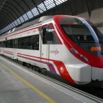 Imagen de un tren Civia en la estación sevillana de Santa Justa