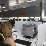 Vista de una sala del servicio de atención telefónica Salud Responde