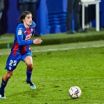 Bryan Gil con el Eibar.