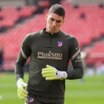 Ivo Grbic con el Atlético de Madrid.