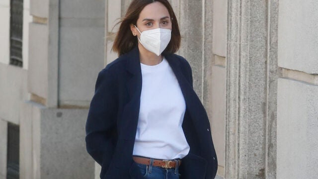 Tamara Falcó por las calles de Madrid.