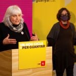 La candidata por la CUP, Dolors Sabater, durante su comparecencia ante los medios de comunicación para valorar los resultados de las elecciones catalanas celebradas hoy Domingo.