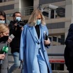La expresidenta de madrileña Cristina Cifuentes sale de la Audiencia Provincial de Madrid el pasado 15 de febrero, tras conocer la sentencia que le absolvió del delito de falsificación