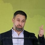 GRAFCAT8425. BARCELONA 15/2/2021.- El líder de Vox, Santiago Abascal, en rueda de prensa desde Barcelona al día siguiente de las elecciones, ha prometido este lunes que su formación ejercerá una "oposición total" al nuevo Govern que se constituya tras las elecciones catalanas del 14F, para construir una "alternativa". EFE/Andreu Dalmau