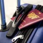 El pasaporte es un documento expedido por las autoridades de cada país que acredita la identidad de los ciudadanos en en el extranjero.