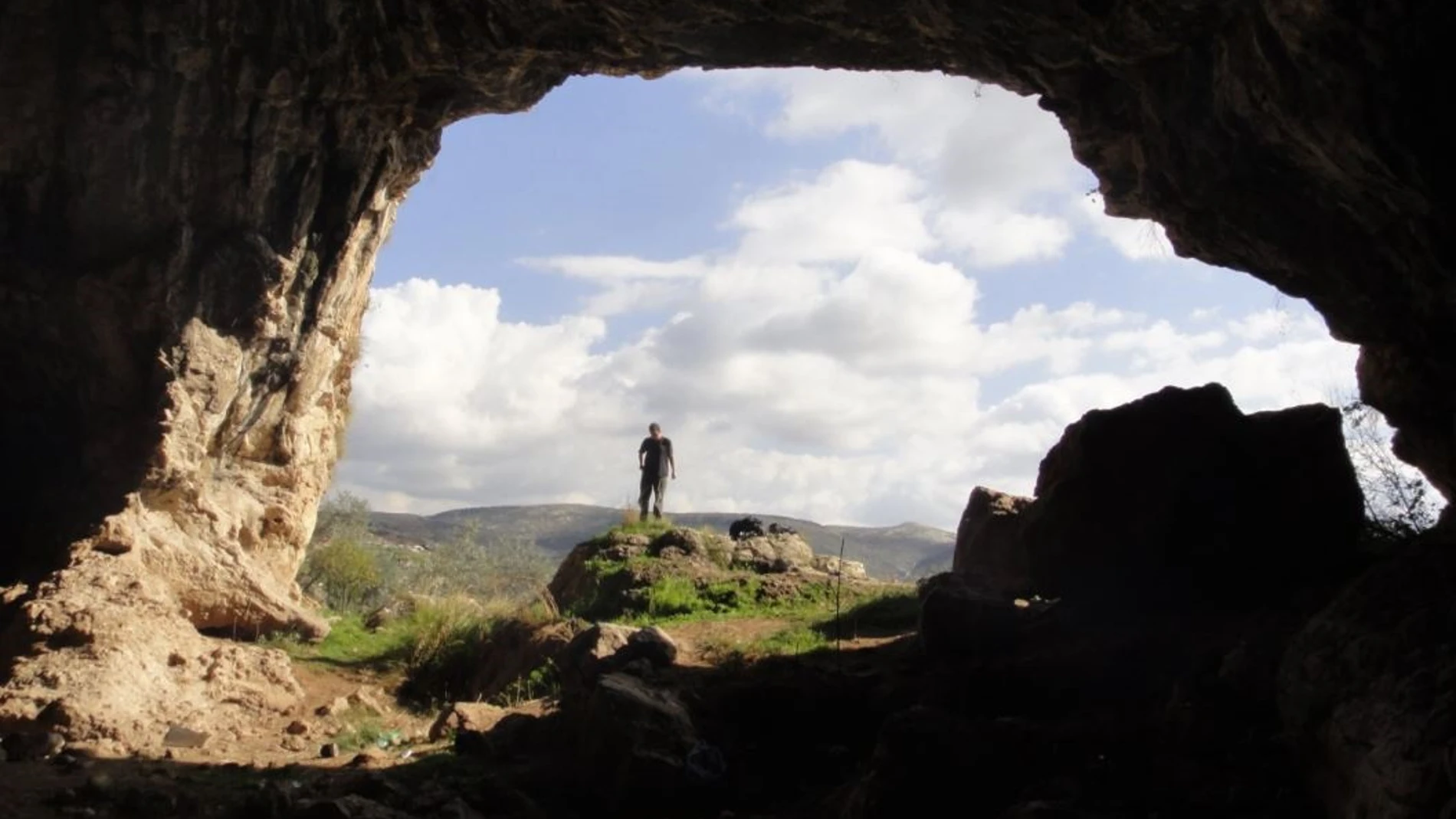 Algunas investigaciones sugieren que, pese a sus inferiores capacidades, neandertales y homo sapiens usaron tecnologías parecidas hasta la extinción de los primeros