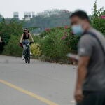 Dos ciclistas en Singapur
