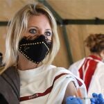 Arranca en León la vacunación de los colectivos incluidos en los grupos 3A y 3B, es decir, a los profesionales de las consultas médicas privadas, a los estudiantes sanitarios y al personal de odontología, higiene dental