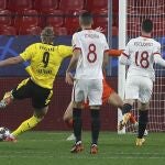 Haaland remata para poner por delante al Dortmund