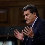 El ministro de Inclusión, Seguridad Social y Migraciones, José Luis Escrivá, durante una intervención en el pleno del Congreso