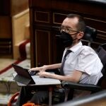 El portavoz parlamentario de Unidas Podemos, Pablo Echenique, en el Congreso de los Diputados